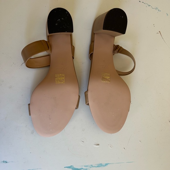 SHIPS FREE! J. Crew Lucie Double Strap Block Heel in Tan, Women’s Size 12 NWOT - Picture 5 of 6